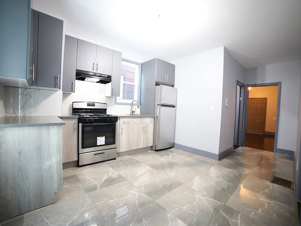 148 Woodlawn Ave #2B