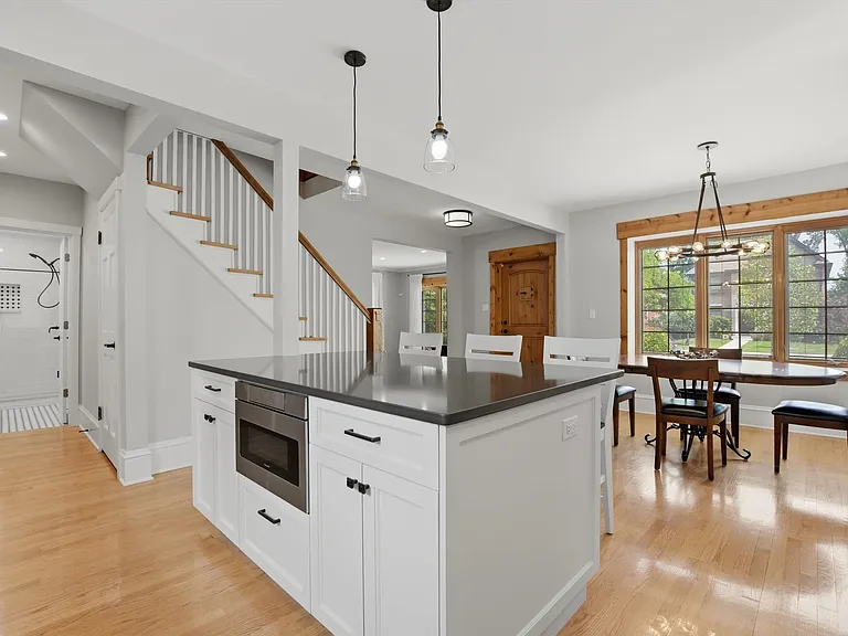 822 S Chester Ave — Photo 12