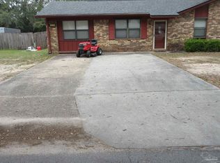 5143 Oakleaf Dr, Pace, FL 32571