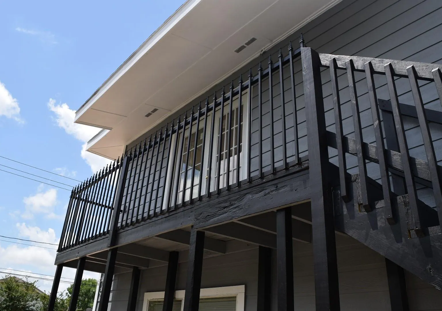 2 bed, 1.0 bath, 1000 sqft, $899 — Photo 1