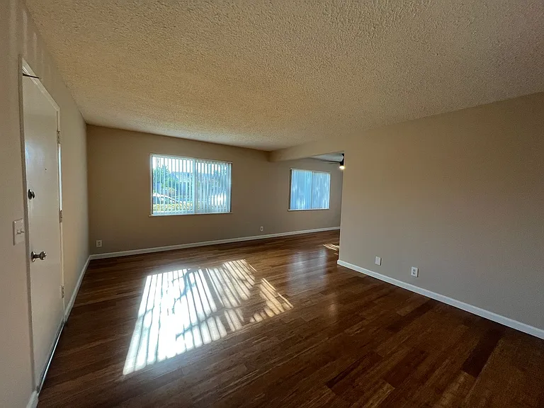 cmr3008 — Photo 2
