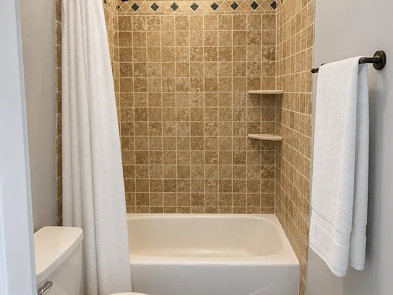 371 Hanover St #5 — Photo 6