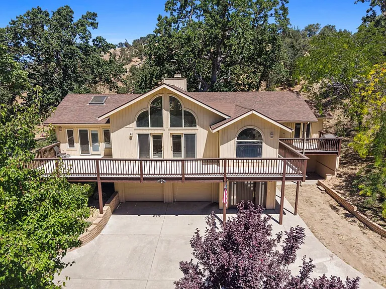 29861 Greenwater Dr — Photo 2