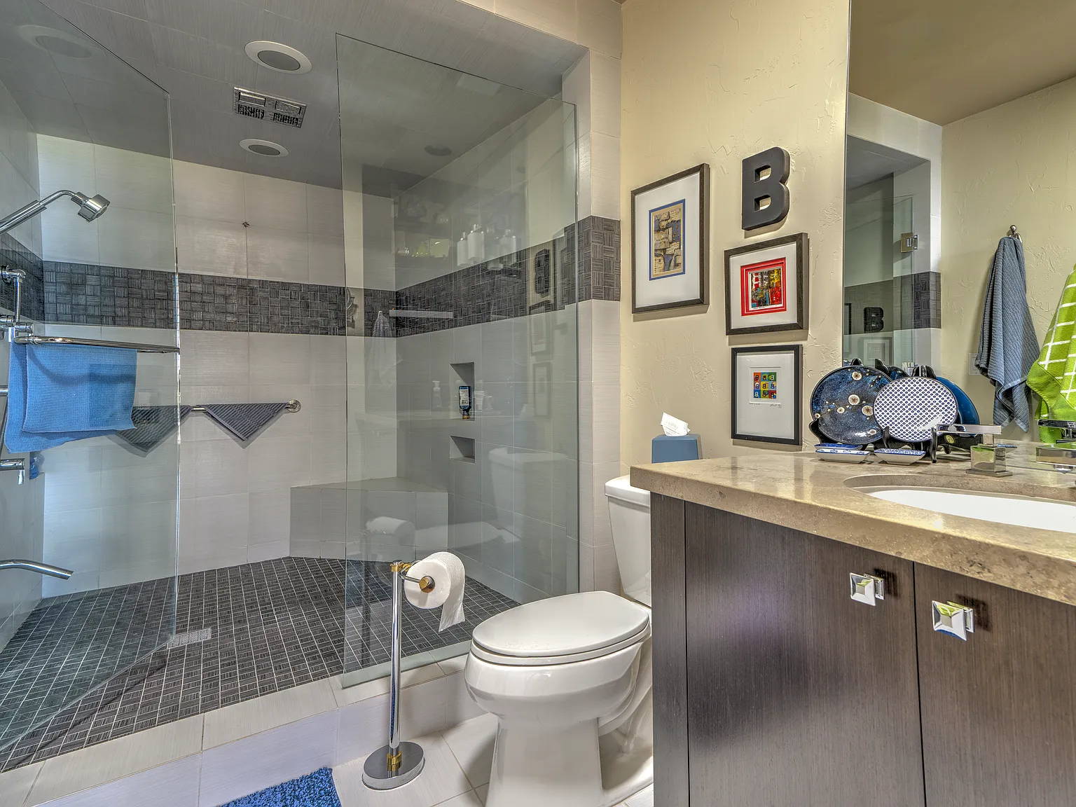 5 bed, 5.5 bath, 4716 sqft, $15,000 — Photo 3