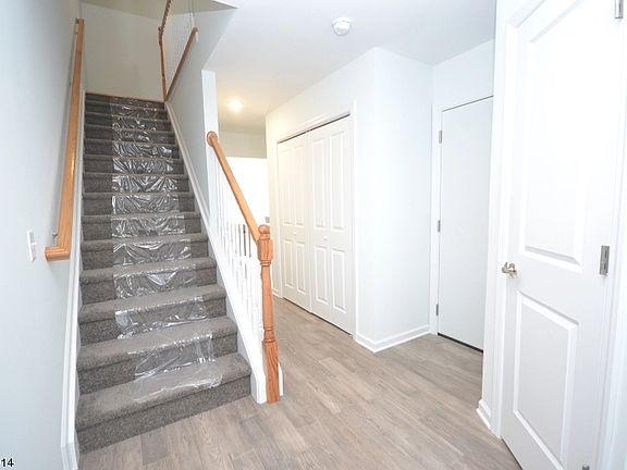 5th image of 8 Joseph Dr #703