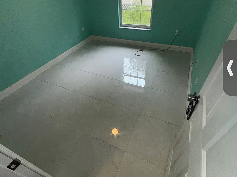 620 Avenue S NE — Photo 2