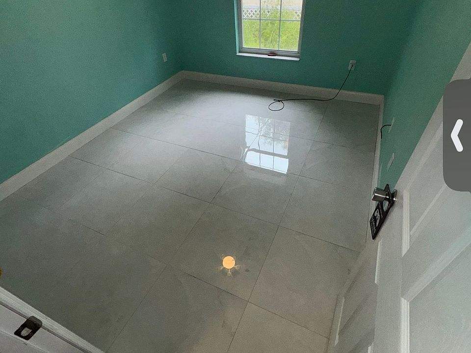2nd image of 620 Avenue S NE