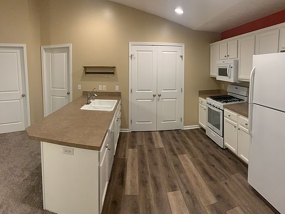 2nd image of 7533 Crooked Creek Dr SW
