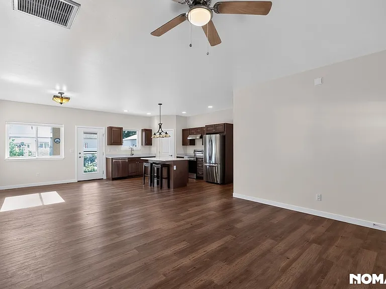 910 Pilot Knob Ave — Photo 8