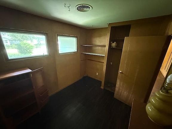 5th image of 221 Welburn Dr
