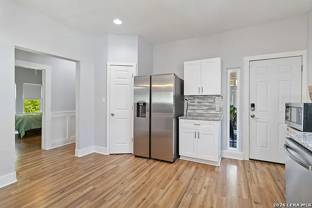 944 Fulton Ave — Photo 17