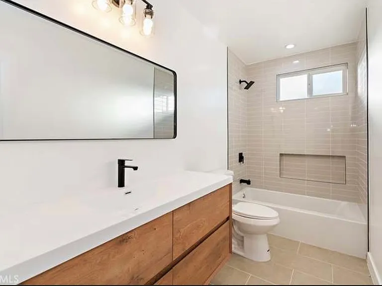 8216 Wentworth St — Photo 7