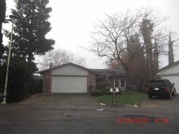 1st image of 30 Lochness Ct