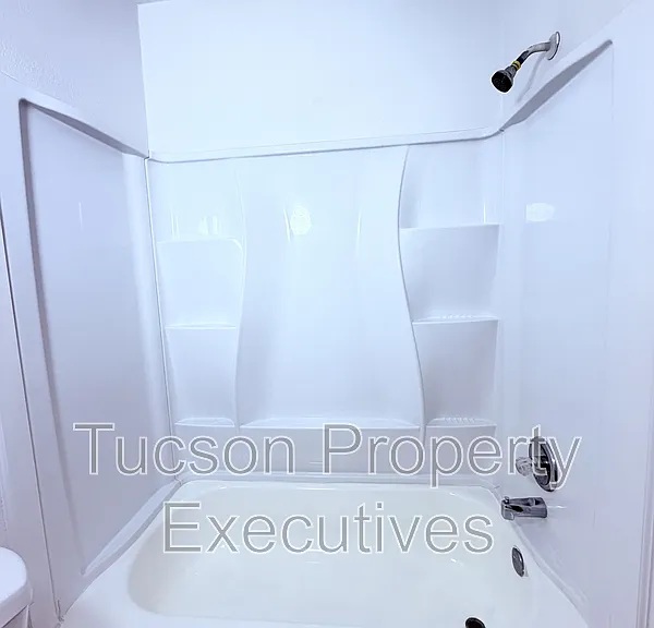 3810 E Monte Vista Dr #202 — Photo 6