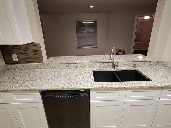 5th image of 478 N Pin Oak 110 Pl