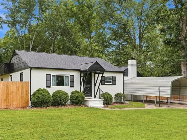 3920 Daye Dr, Greensboro, NC 27407