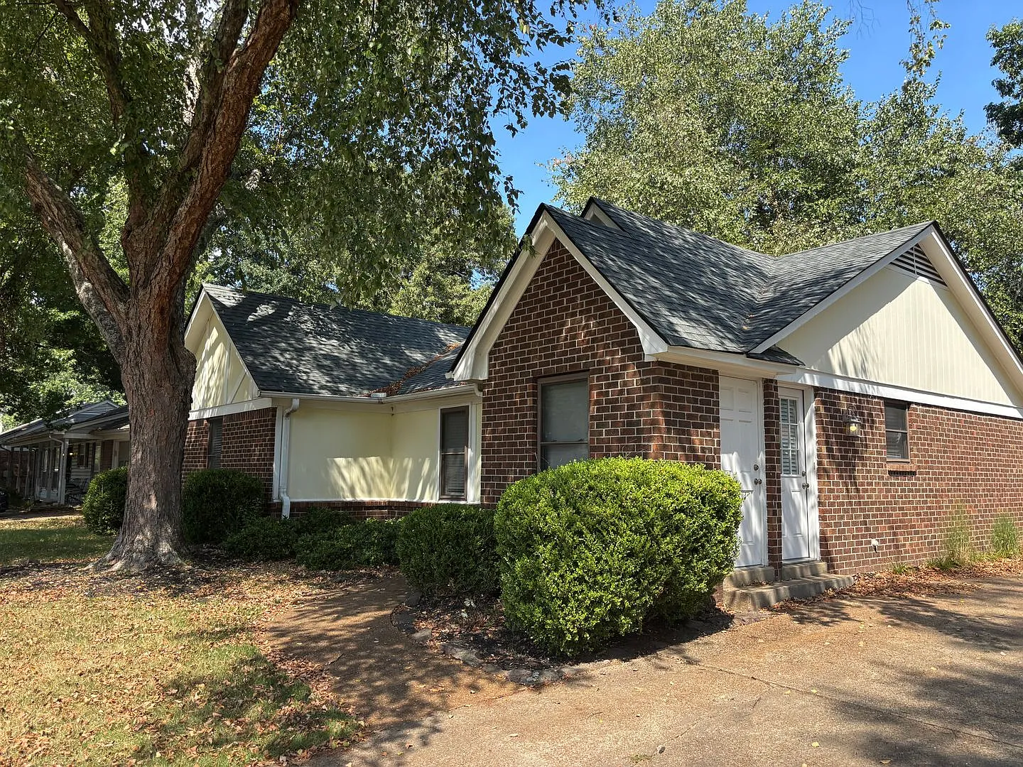 Welcome to 3104 Ingleside Drive! — Photo 2