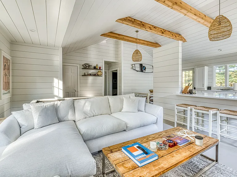 Laurel Ln — Photo 16