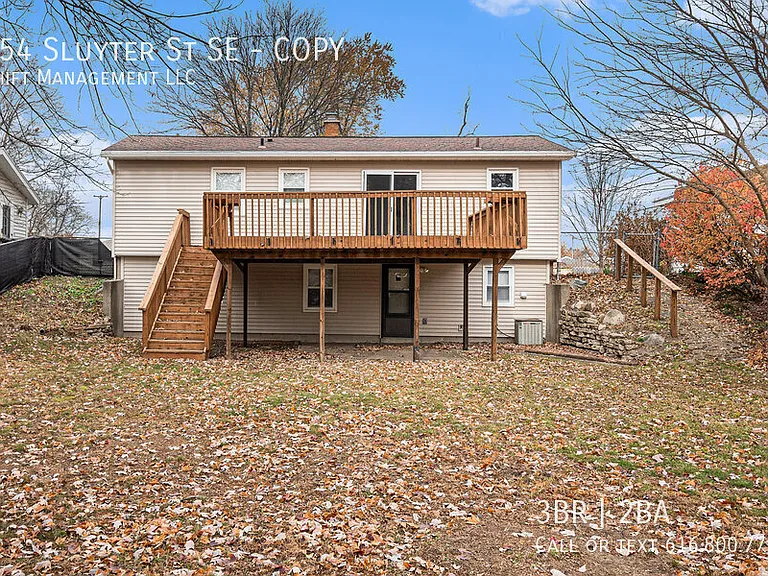 954 Sluyter St SE #COPY — Photo 2