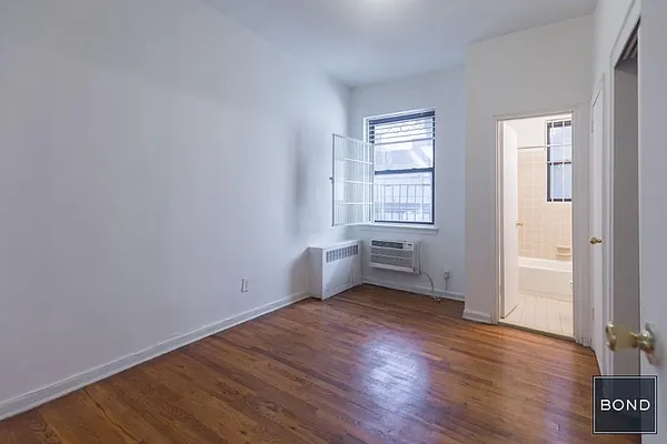 Rented by Bond New York | media 28