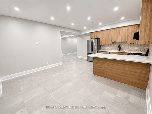 3rd image of 58 Aura Lea Blvd #Basement