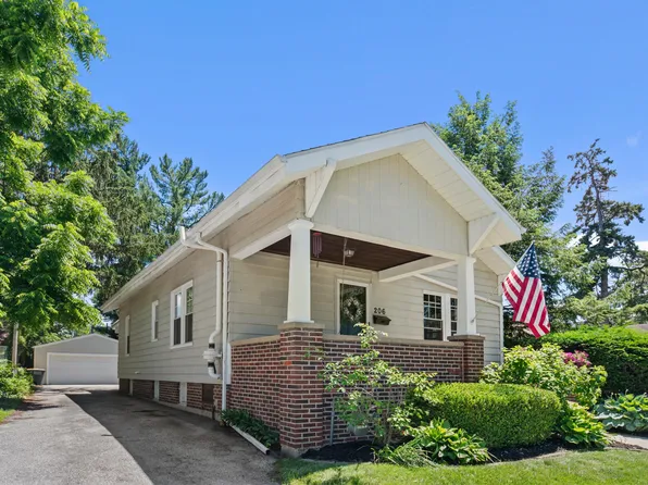206 Morgan Blvd, Valparaiso, IN 46383