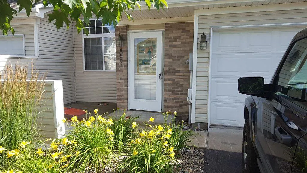 Spring Ln, Woodbury — Photo 2