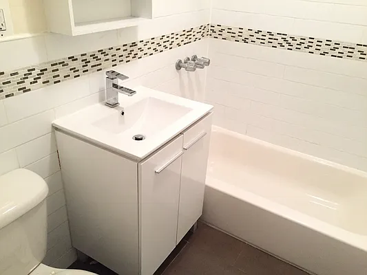 Rented by Zuz Realty | media 14
