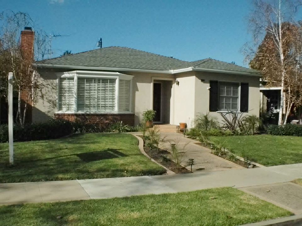 1st image of 3609 Gaviota Ave