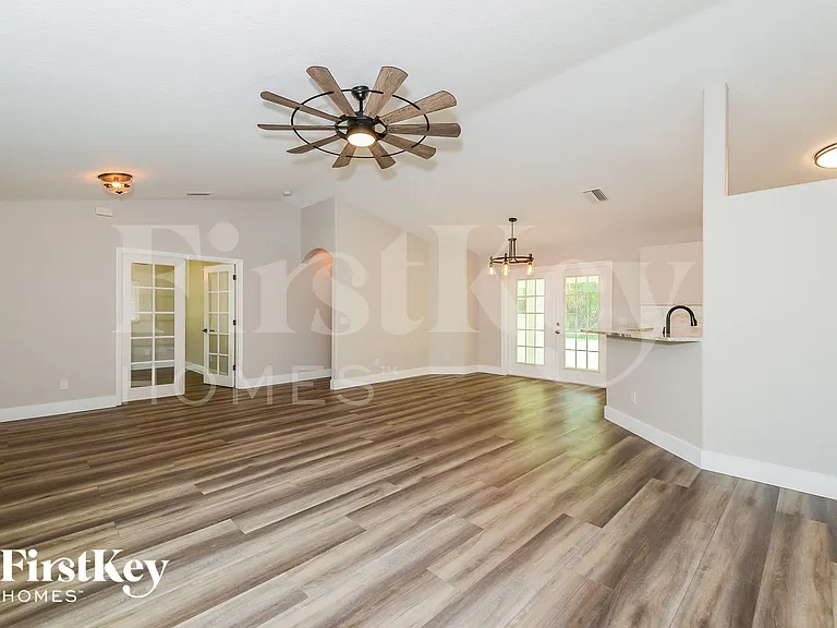2670 Denicke St — Photo 3