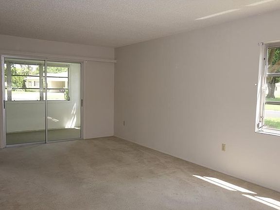 4th image of 390 301st Blvd W Unit 2A