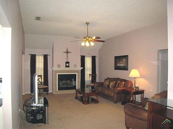 5th image of 102 Jamie Dr
