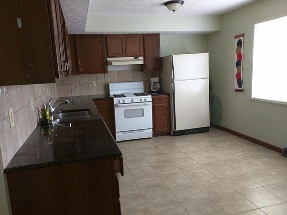 4th image of 5387 Vinewood Ct
