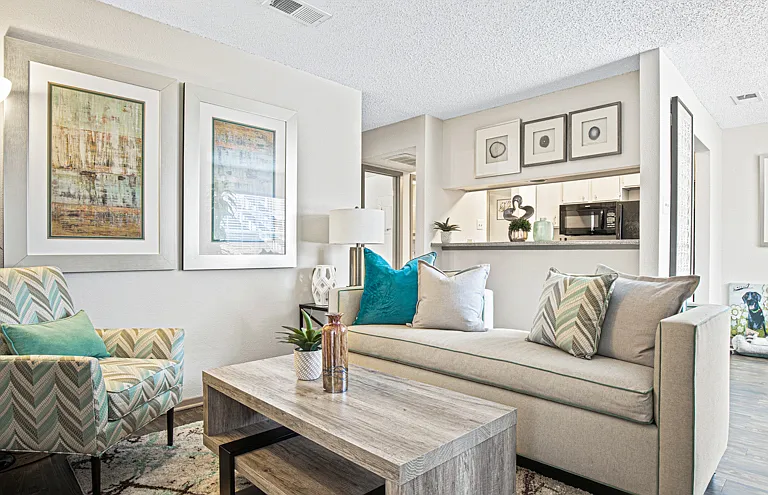 Oaks of Lewisville Apartments — Photo 13