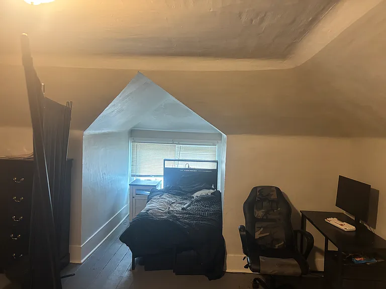 2564 Premont Ave #2 — Photo 8