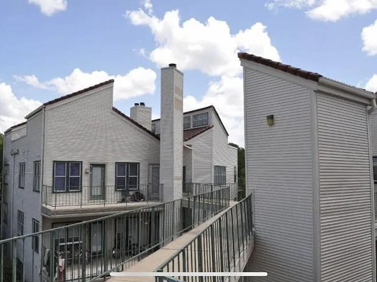 3115 Tom Green St #401 — Photo 1