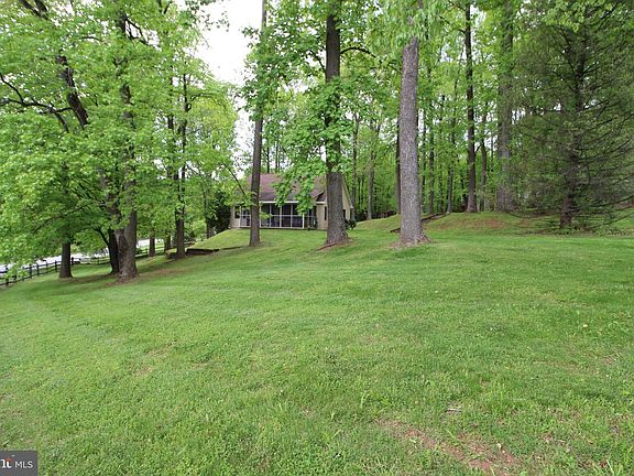 2nd image of 1520 Winding Brook Run