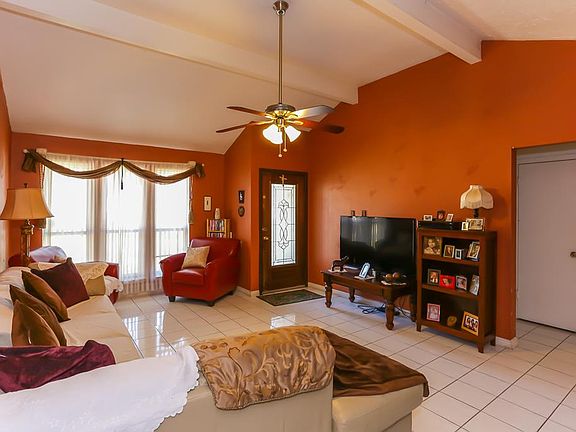 5th image of 16731 Espinosa Dr