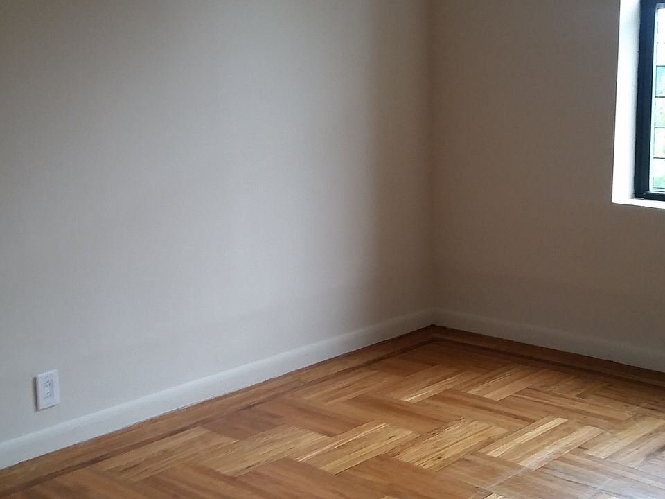 2nd image of 1414 Wythe Pl #26