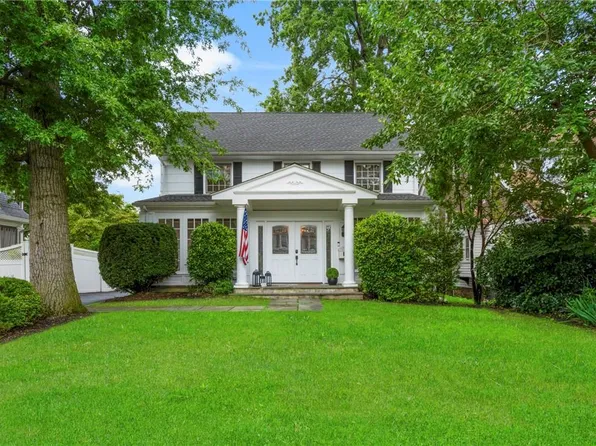 15 Irving Place, New Rochelle, NY 10801