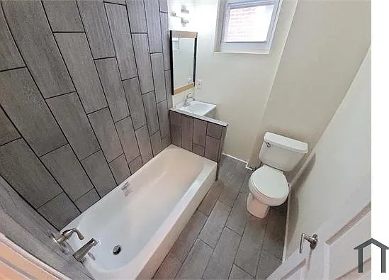 5540 Media St — Photo 11