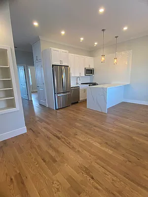 Rented by Hudson Exclusive Inc | media 16