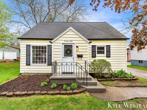 28 Mill St, Coopersville, MI 49404