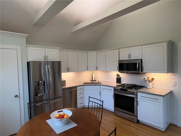 27 Hoyt Pl — Photo 11
