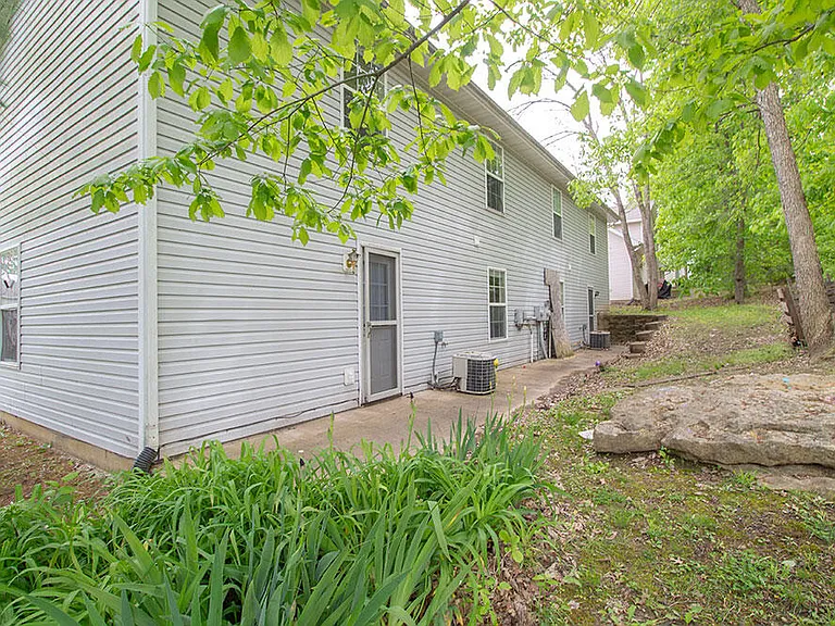 1325 Godas Dr — Photo 31