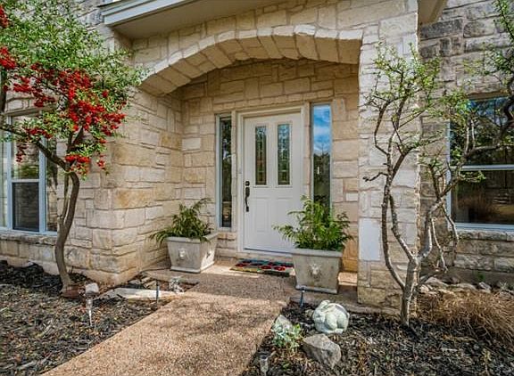 Welcome to 5111 Great Divide Dr!