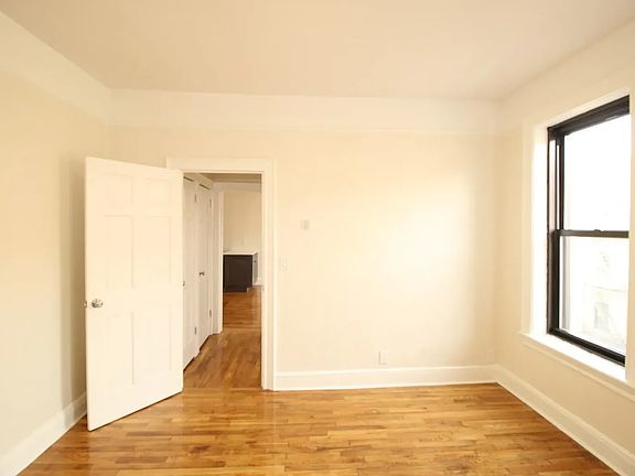 3rd image of 13906 34th Rd APT D6