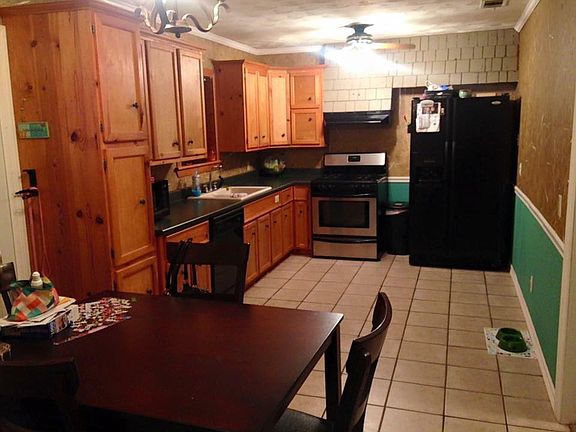 3rd image of 211 S 5th St