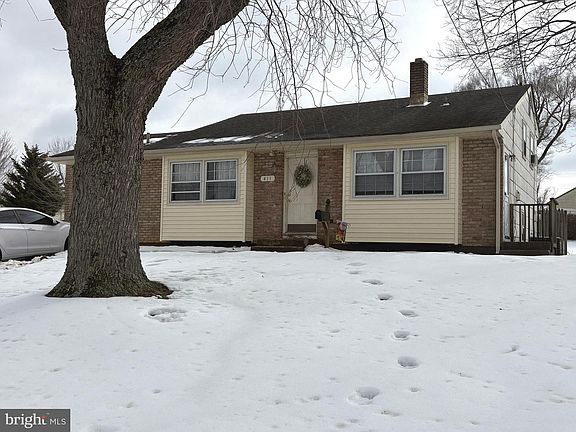 3rd image of 411 Greenview Rd