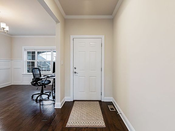 4th image of 625 Kincaid Ave